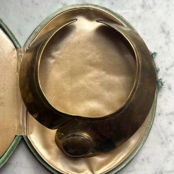 VINTAGE BRASS NATURAL STONE CABOCHON SCULPTURAL COLLAR NECKLACE - Picture 4 of 4